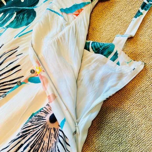 Hommage Multi-Color Floral Print Maxi Dress Size Medium - Picture 7 of 15